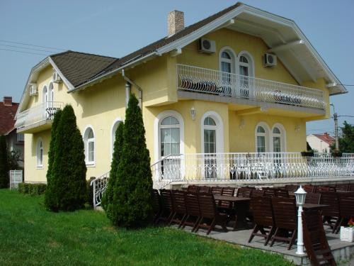   - Royal Villa Balatonfüred