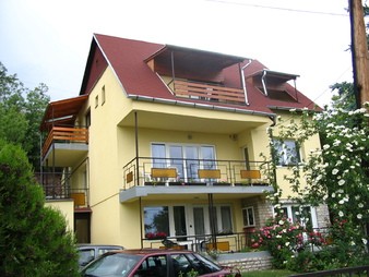   - Apartmanház Emilia Balatonalmádi