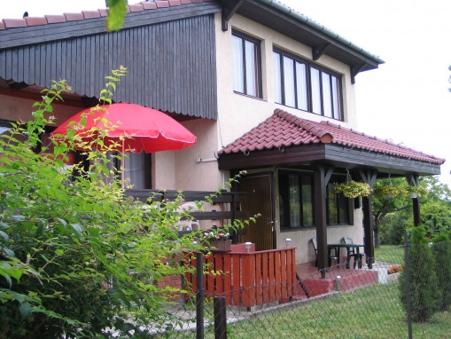   - Heni Apartman Balatonalmádi