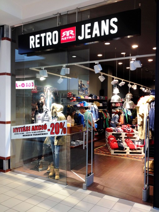 Retro Jeans üzlet  - Új bérlő a Balaton Pláza bevásárlóközpontban