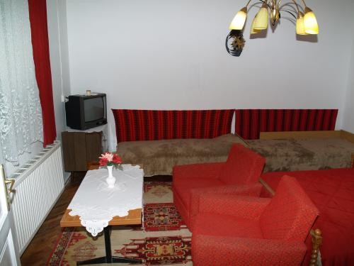   - Dobos Apartman Olaszfalu